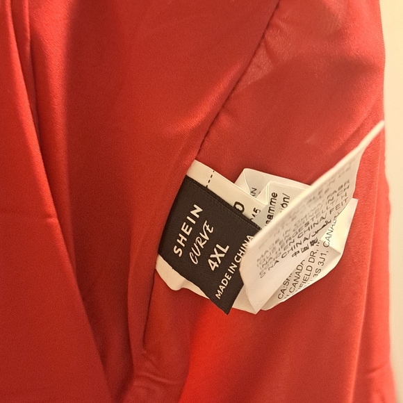 Elegant Red Strappy Dress - Picture 4 of 4